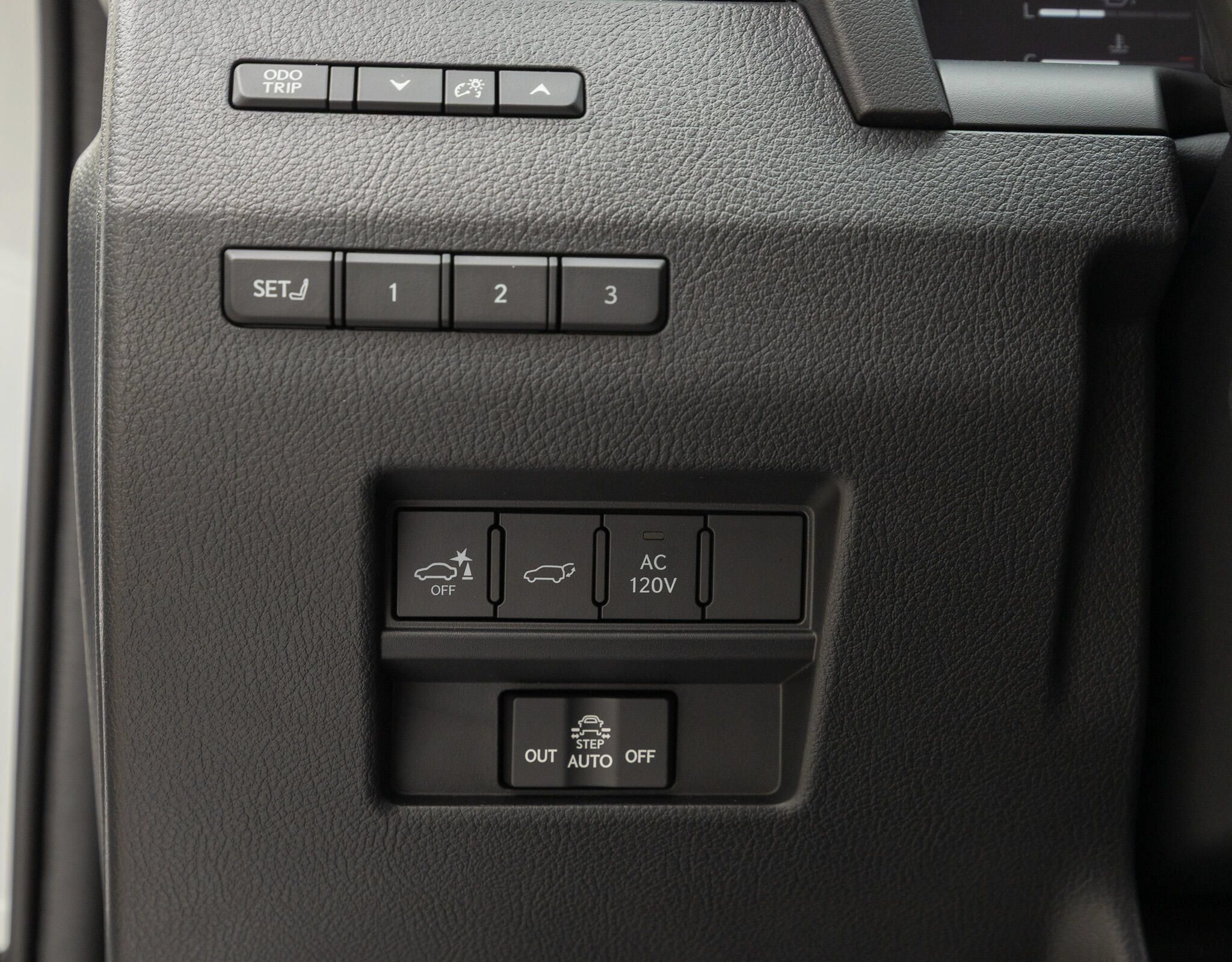 Used 2026 Lexus GX 550 w/ Accessory Package (2T) AWD/4WD image 23