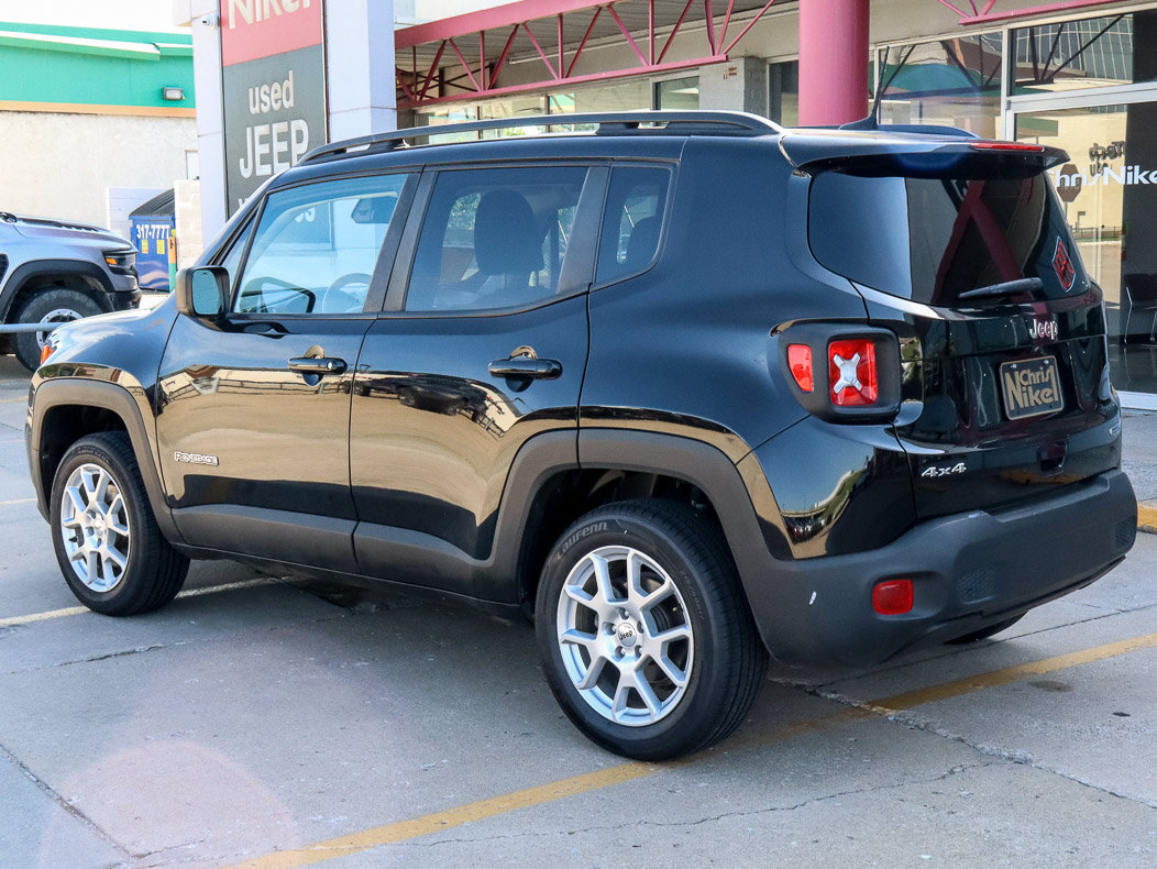 Used 2022 Jeep Renegade Latitude AWD/4WD image 6