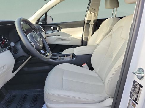 Used 2023 Kia Sorento S w/ Panoramic Sunroof Package FWD image 16