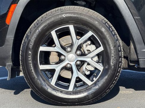 Used 2024 Jeep Grand Cherokee Limited image 13