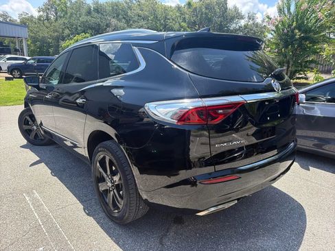 Used 2023 Buick Enclave Essence w/ Experience Buick Package FWD image 9
