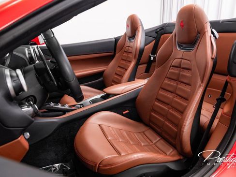 Used 2019 Ferrari Portofino image 34