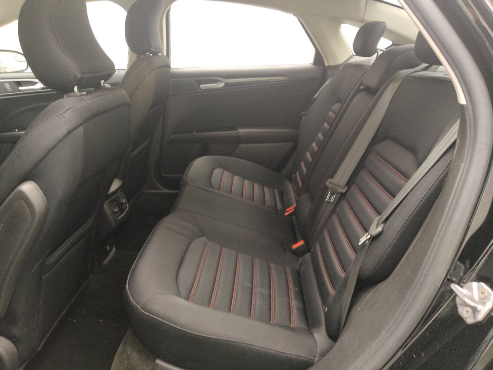 Used 2016 Ford Fusion SE AWD/4WD image 18