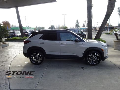 Used 2026 Chevrolet TrailBlazer RS w/ Driver Confidence Package image 9