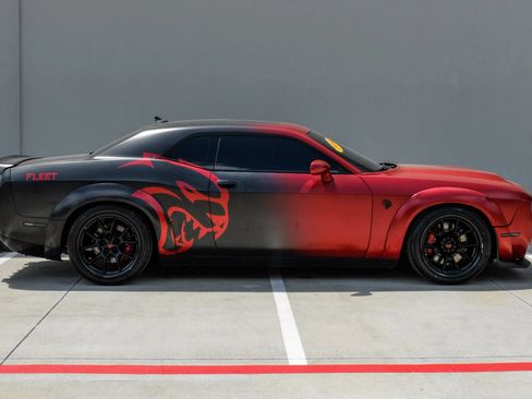 Used 2016 Dodge Challenger SRT Hellcat RWD image 10