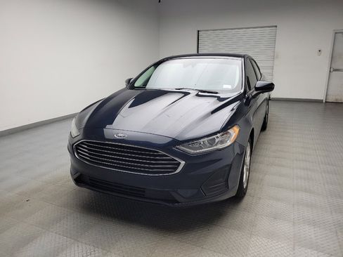 Used 2020 Ford Fusion SE FWD image 15