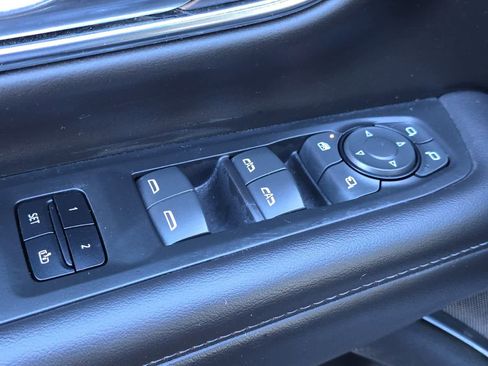 Used 2022 Chevrolet Tahoe LT w/ Luxury Package image 13