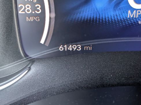 Used 2024 Chrysler Pacifica Limited FWD image 20
