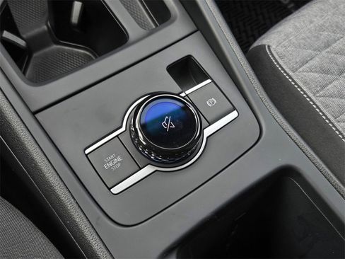 Used 2025 Volkswagen Tiguan S image 18