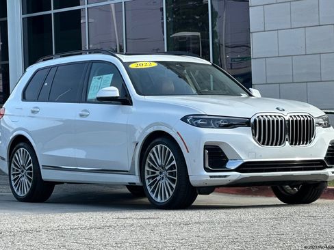 Used 2022 BMW X7 xDrive40i w/ Premium Package image 1