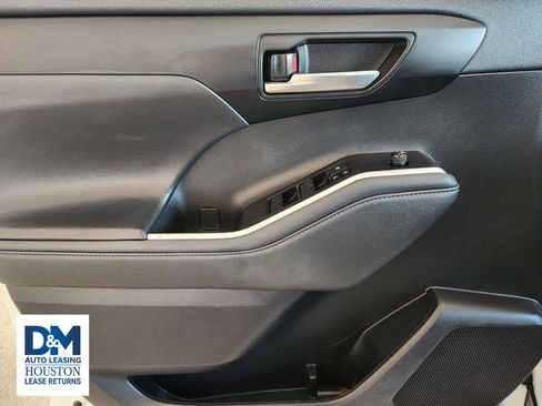 Used 2022 Toyota Highlander XLE image 30