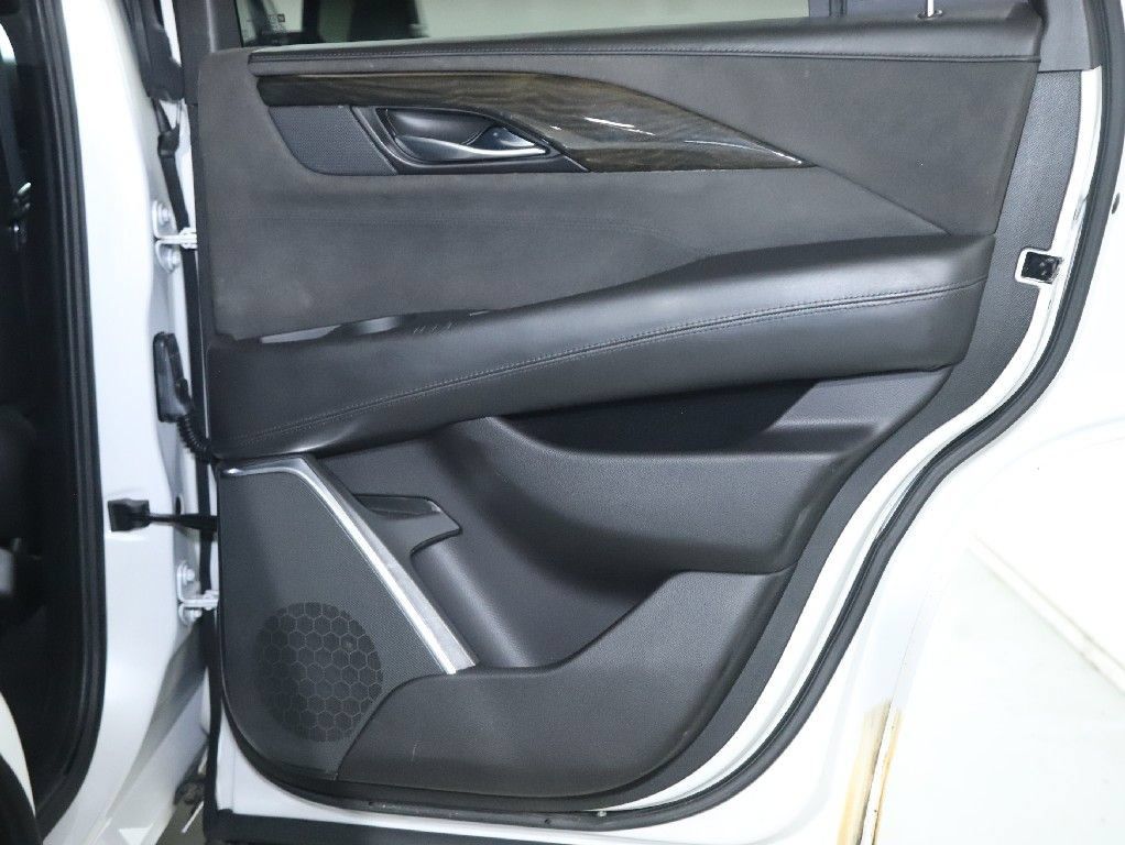 Used 2020 Cadillac Escalade Platinum AWD/4WD image 37