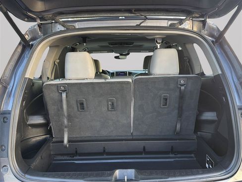 Used 2018 Honda Pilot Touring image 35