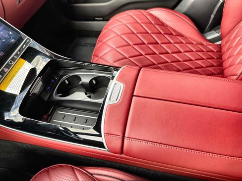 Used 2025 Mercedes-Benz S 580 4MATIC Sedan image 30