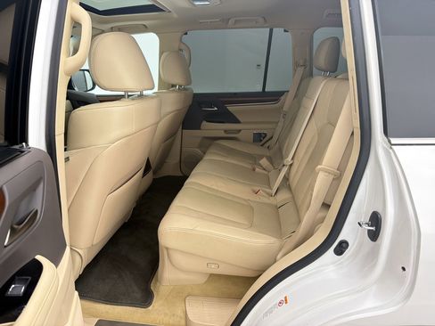Used 2019 Lexus LX 570 4WD w/ Luxury Package image 14