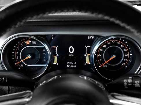 Used 2020 Jeep Wrangler Unlimited Sahara image 28