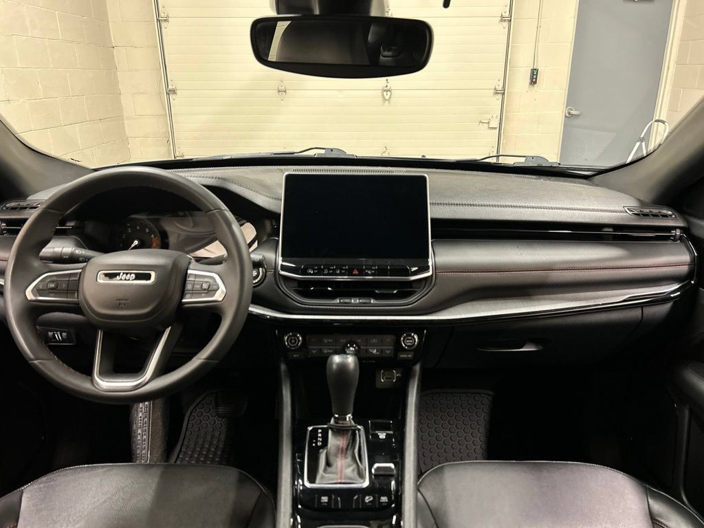 Used 2023 Jeep Compass Trailhawk AWD/4WD image 18