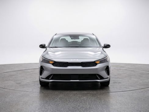 Used 2025 Kia K4 LXS FWD image 2