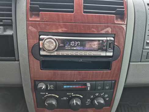 Used 2005 Dodge Durango SLT image 29