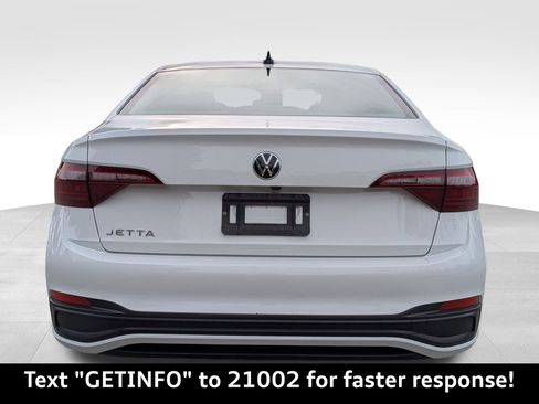 Used 2024 Volkswagen Jetta Sport image 5