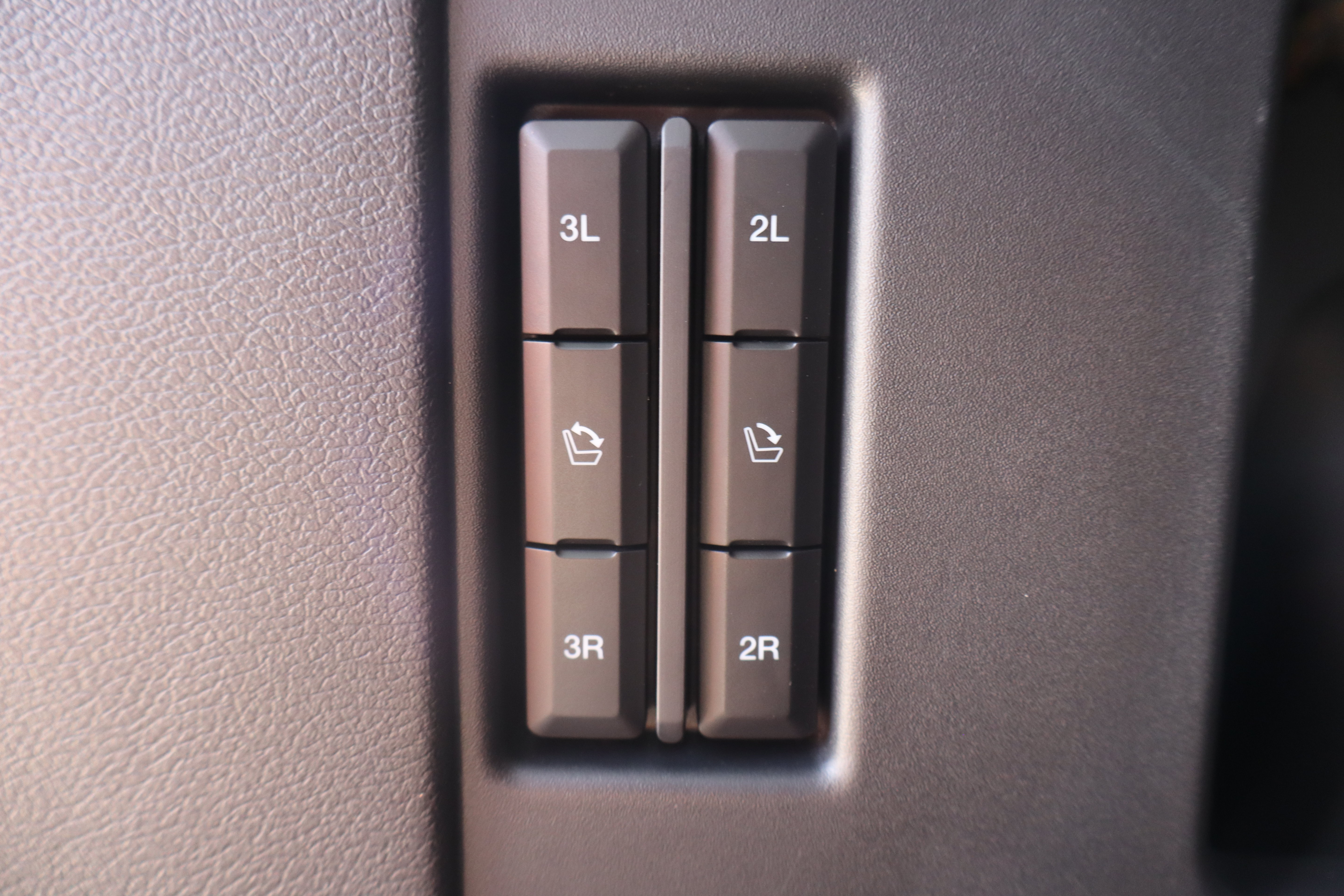 Used 2024 Ford Expedition Platinum AWD/4WD image 35