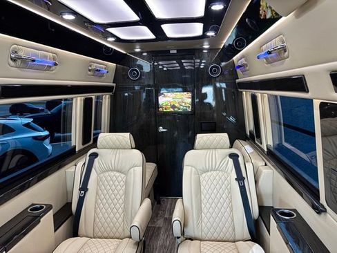 Used 2023 Mercedes-Benz Sprinter 3500 w/ Parking Package image 52