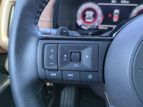 Used 2024 Nissan Pathfinder Platinum FWD image 25