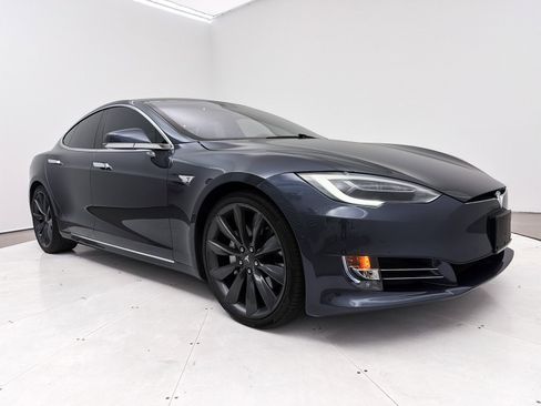 Used 2016 Tesla Model S 90D image 10