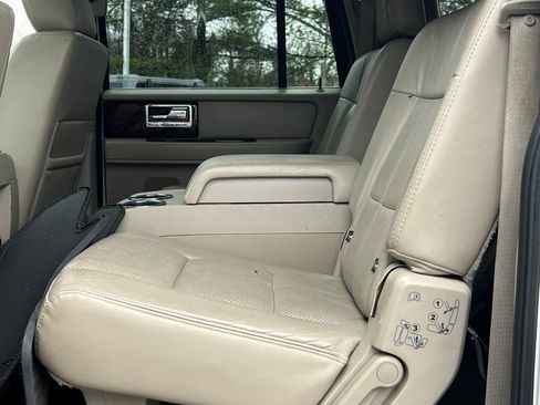 Used 2014 Lincoln Navigator L 4WD image 13