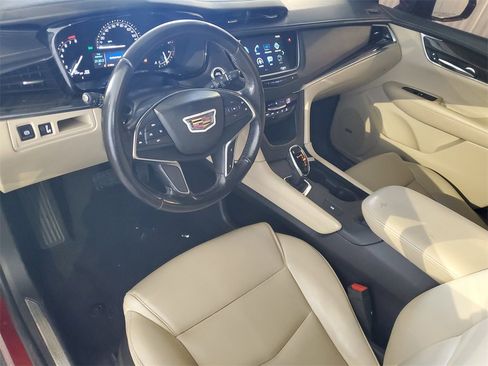 Used 2018 Cadillac XT5 FWD image 14