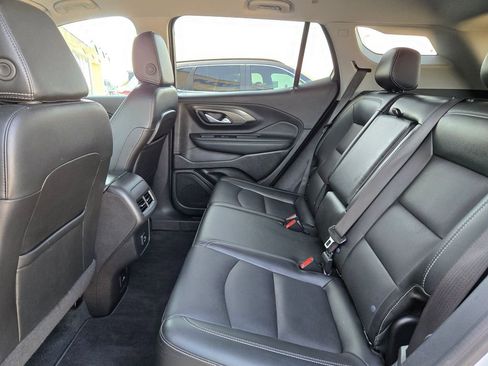 Used 2024 GMC Terrain SLT image 14