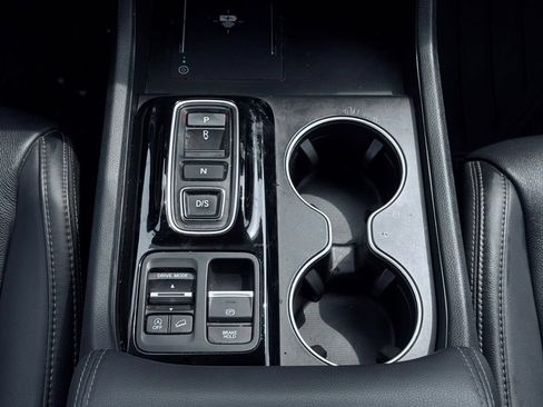 Used 2025 Honda Pilot Touring image 42