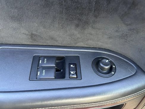 Used 2009 Dodge Challenger SRT8 w/ SRT Option Group II RWD image 13