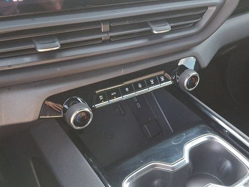 Used 2025 Chevrolet Silverado EV LT AWD/4WD image 15