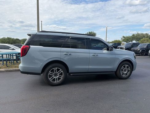 Used 2025 Ford Expedition Active RWD image 6