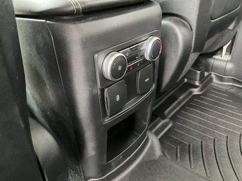 Used 2020 Ford Explorer XLT w/ Equipment Group 202A image 23