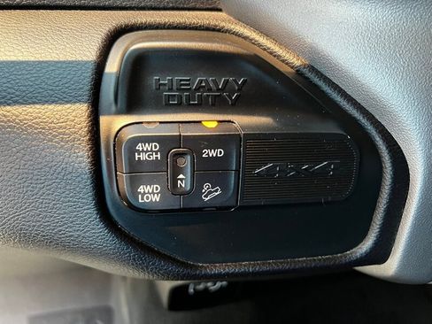 Used 2024 RAM 2500 Big Horn w/ Off Road Package AWD/4WD image 33