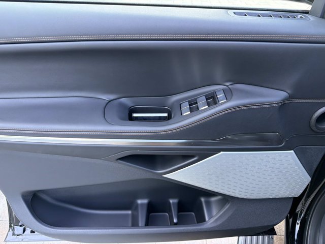 New 2027 Lincoln Navigator Black Label AWD/4WD image 9