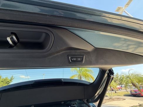 Used 2025 BMW X5 xDrive50e image 33