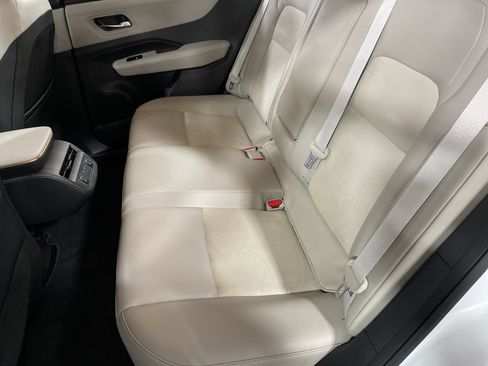 Used 2023 Nissan Ariya FWD image 11