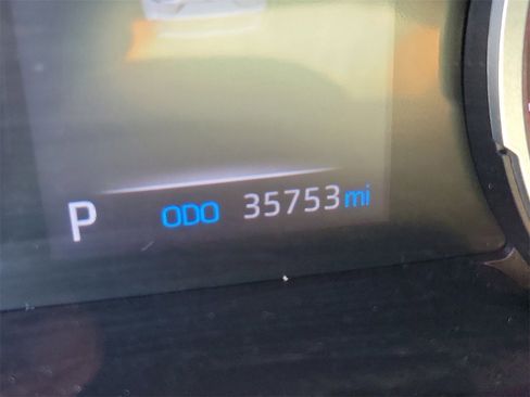 Used 2021 Toyota RAV4 LE image 22