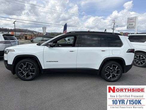 New 2026 Jeep Cherokee Overland w/ Trailer Tow Group AWD/4WD image 10