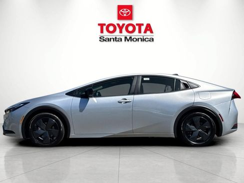 New 2026 Toyota Prius Plug-In Hybrid FWD image 8