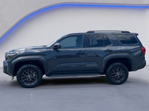 Used 2025 Toyota 4Runner SR5 AWD/4WD image 7
