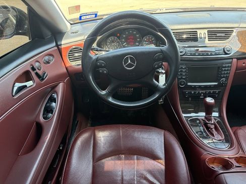 Used 2008 Mercedes-Benz CLS 550 image 11