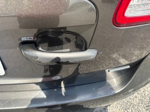 Used 2012 Hyundai Santa Fe SE AWD/4WD image 7