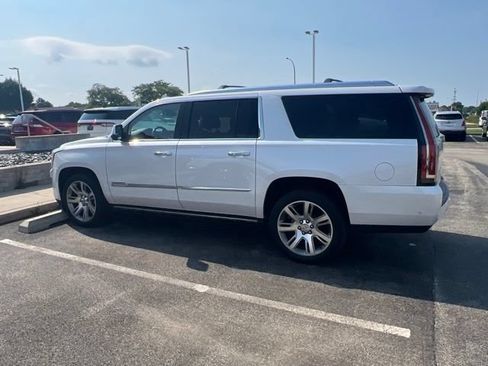 Used 2018 Cadillac Escalade ESV Premium Luxury AWD/4WD image 5
