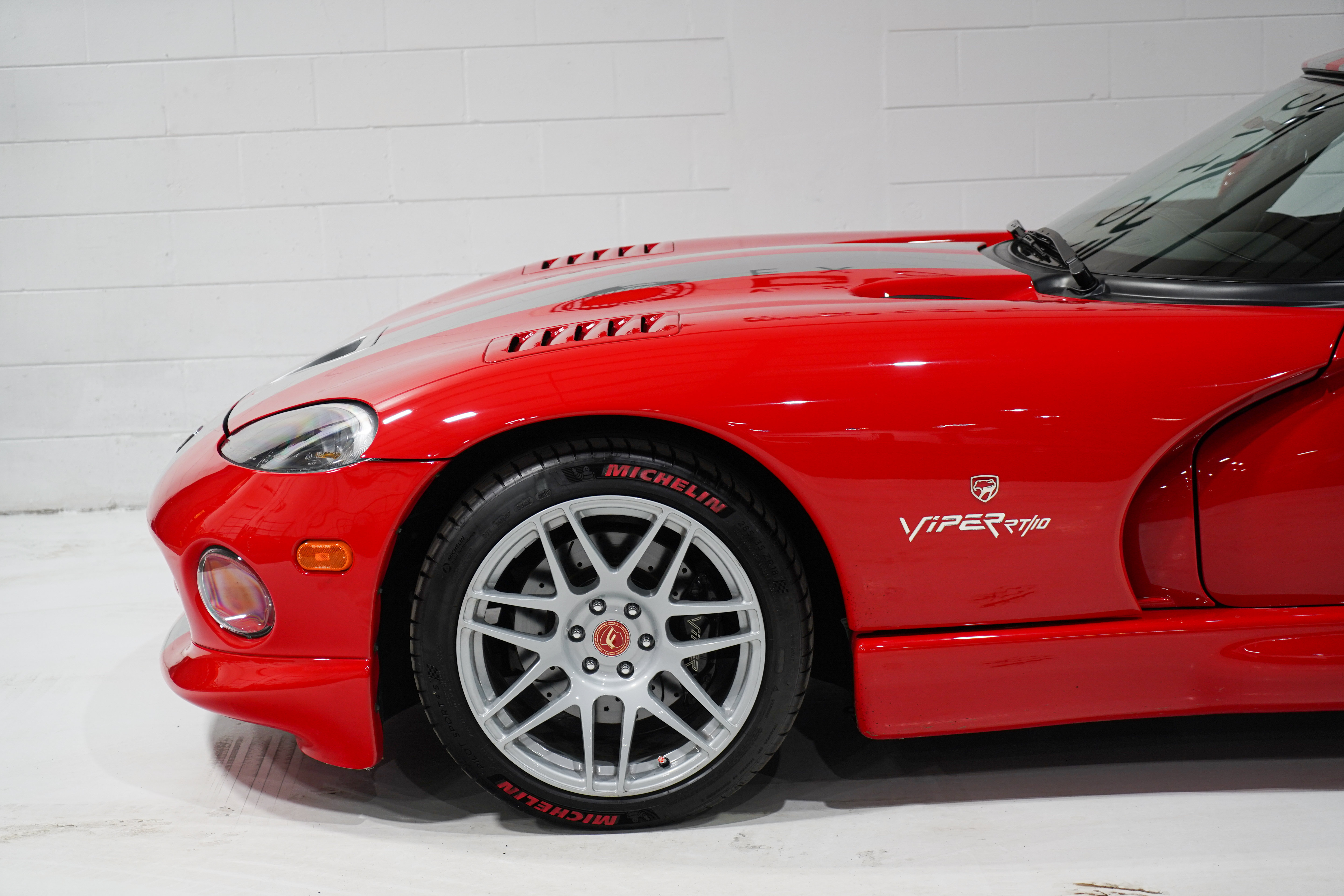 Used 1998 Dodge Viper RT/10 RWD image 33