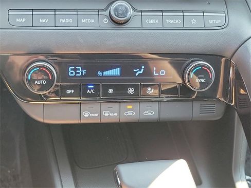 New 2025 Hyundai Elantra SEL image 10