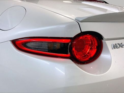 Used 2023 MAZDA MX-5 Miata Grand Touring RWD image 25